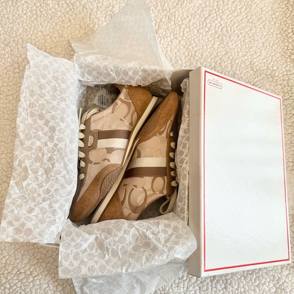 Coach Kinsley Sneakers - Picture 3 of 6